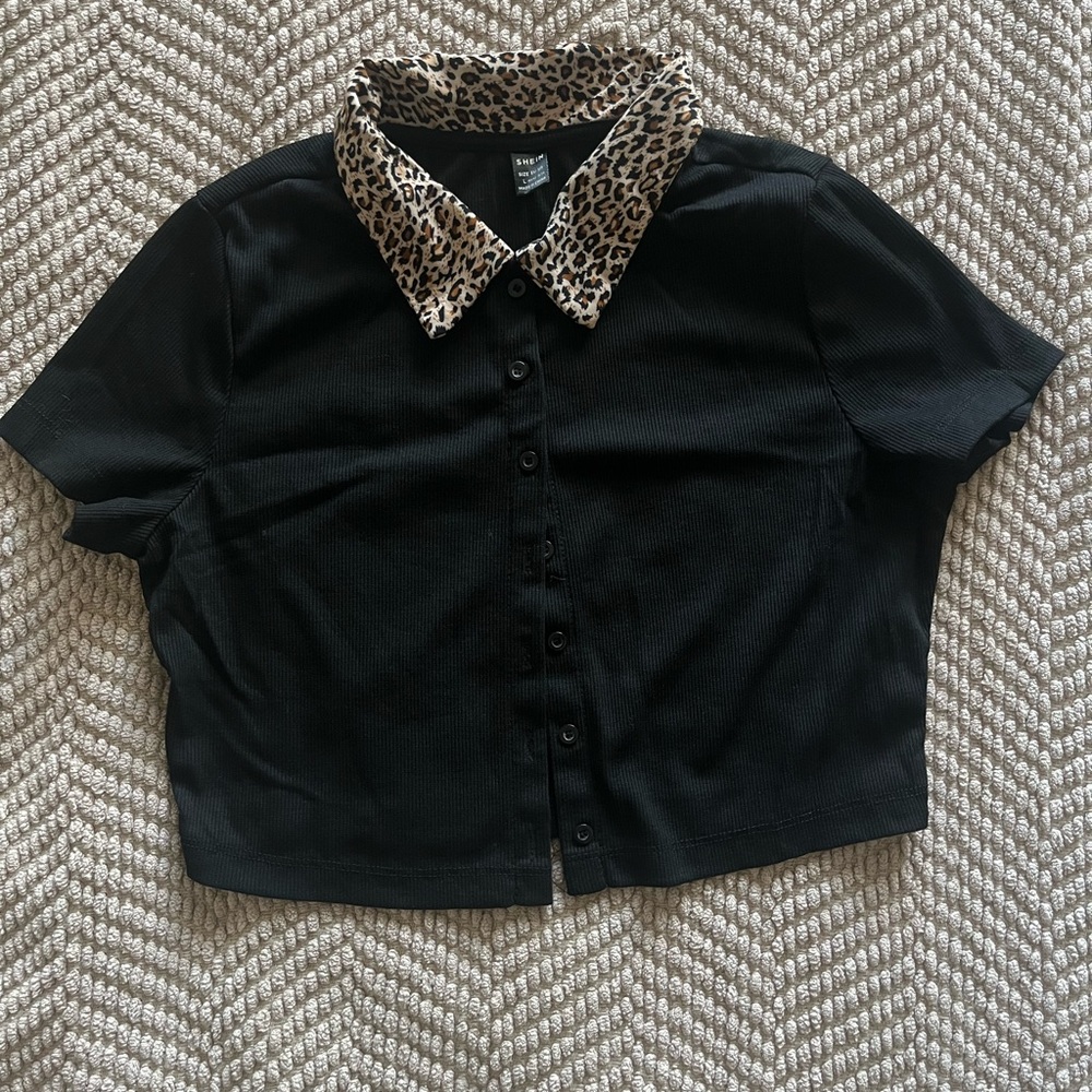 SHEIN Black Top with Leopard Print Accents